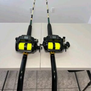 2 Tanacom 1000 electric reels with rod.